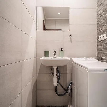 By Pyramid - Michal Apartmán