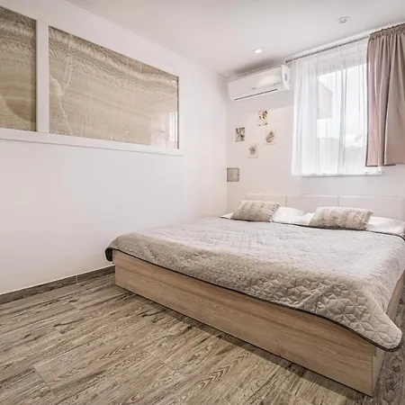 By Pyramid - Michal *