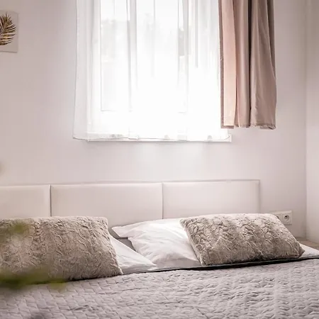 By Pyramid - Michal Apartament *