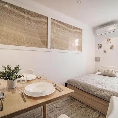 By Pyramid - Michal *