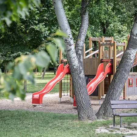 By Pyramid - Michal Apartmán