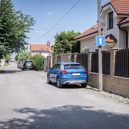 By Pyramid - Michal Apartmán *